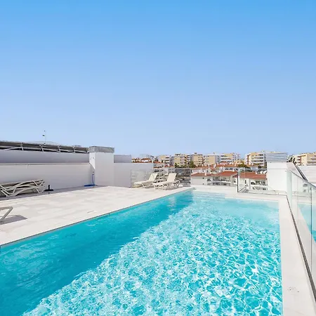 Modern 2 With Pool By Homing Apartment *