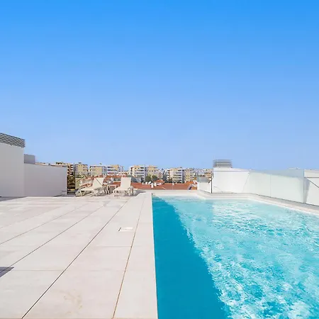 Modern 2 With Pool By Homing 아파트 *